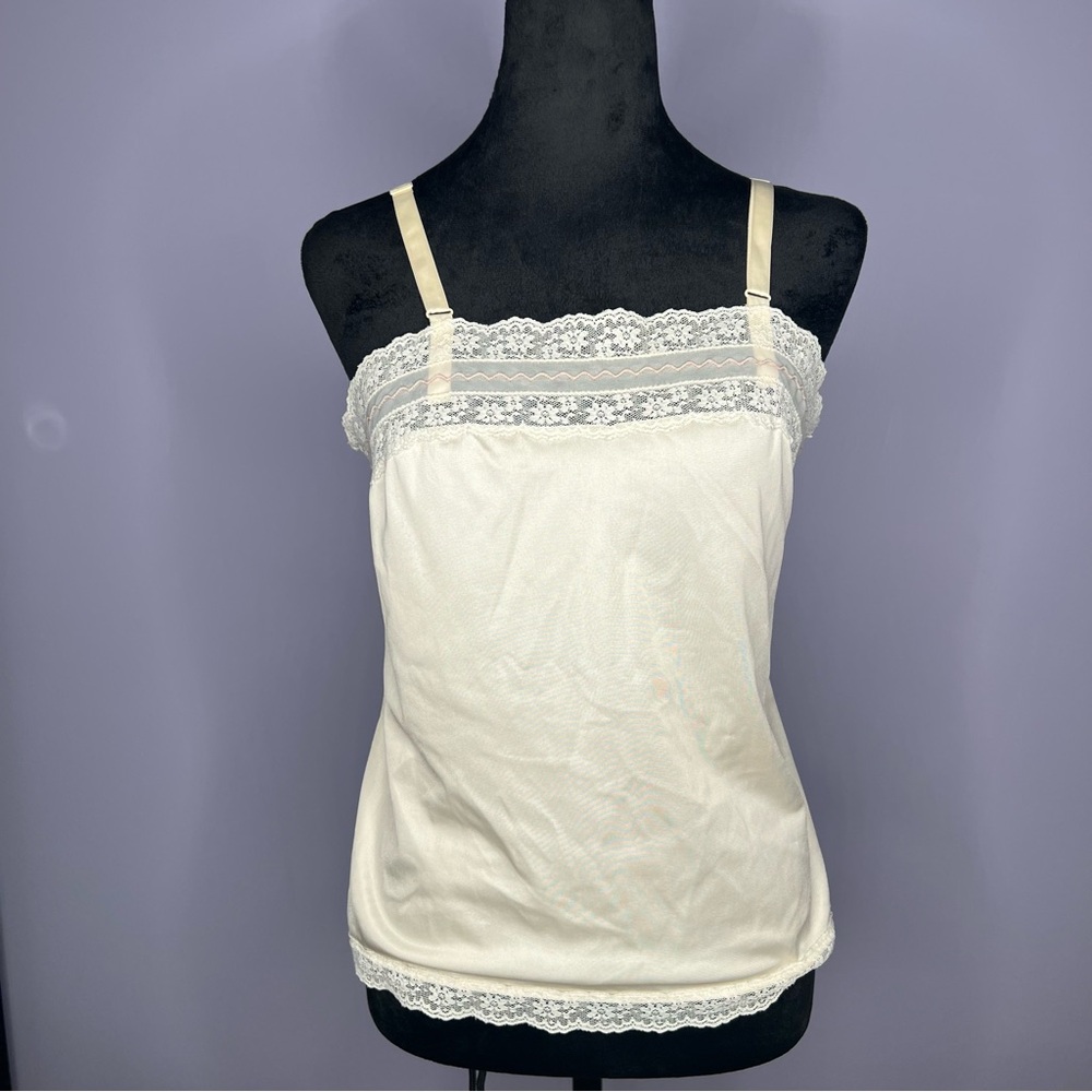 Cream/Beige Coquette Lace Top